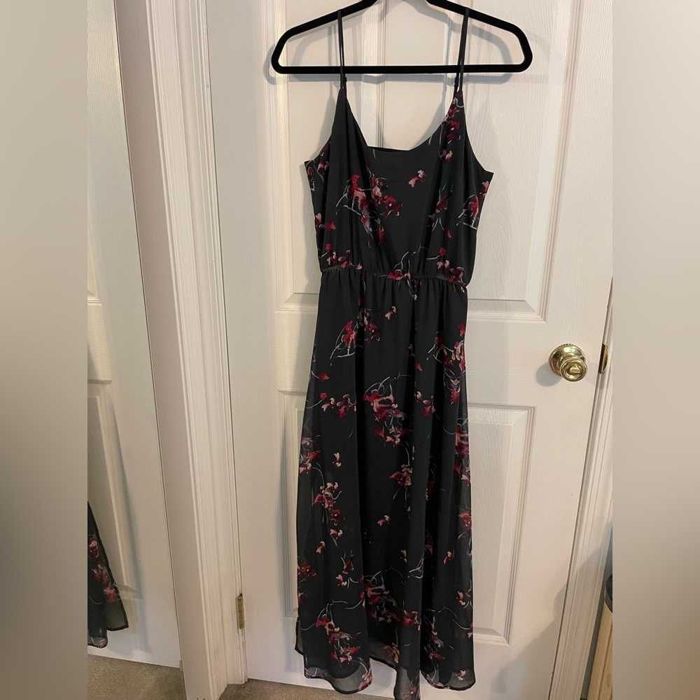 Black Swan brand, size medium, black/dark gray